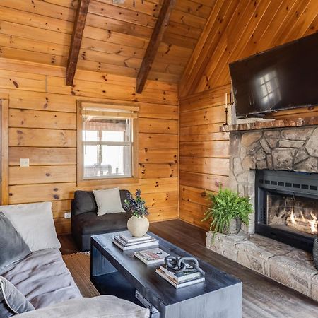 Dudley III By Avantstay Cosy Mountain Home W Hot Tub Great Views Піджен-Фордж Екстер'єр фото