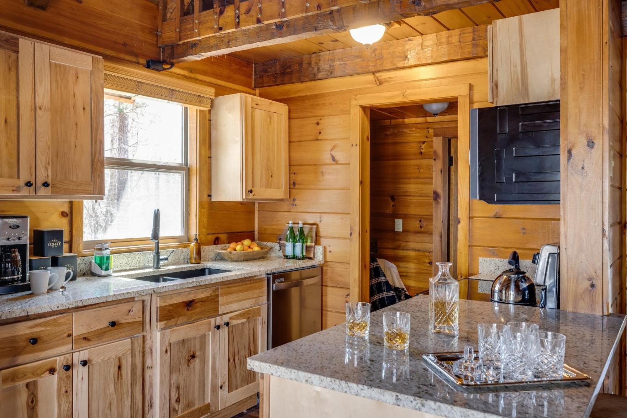 Dudley III By Avantstay Cosy Mountain Home W Hot Tub Great Views Піджен-Фордж Екстер'єр фото