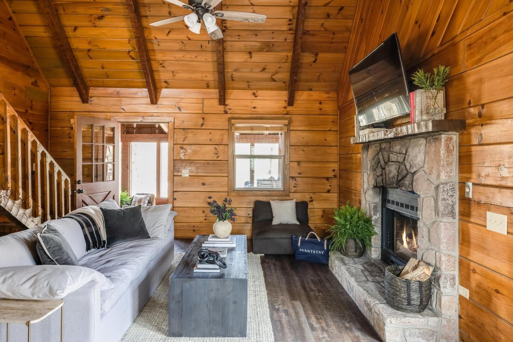 Dudley III By Avantstay Cosy Mountain Home W Hot Tub Great Views Піджен-Фордж Екстер'єр фото